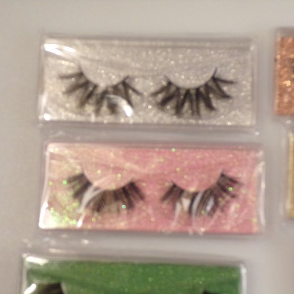 15 pairs the Mystery of False Eyelashes with Our MYSTERY BOX - Picture 2 of 14
